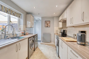 Kitchen- click for photo gallery
